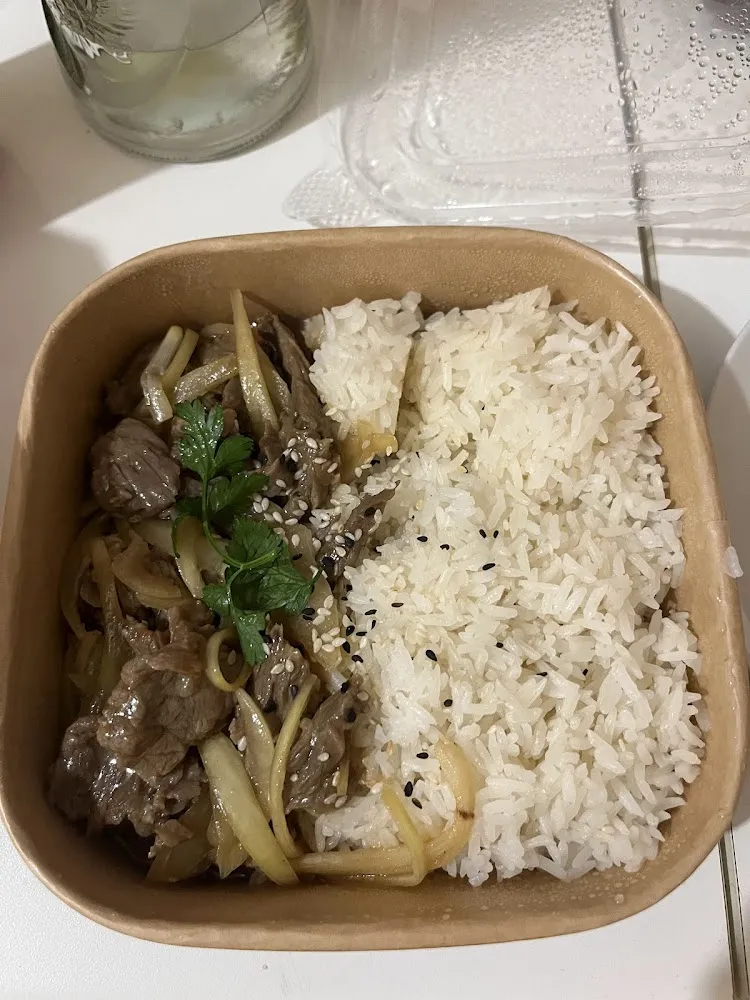 Bœuf Sauté Aux Oignons